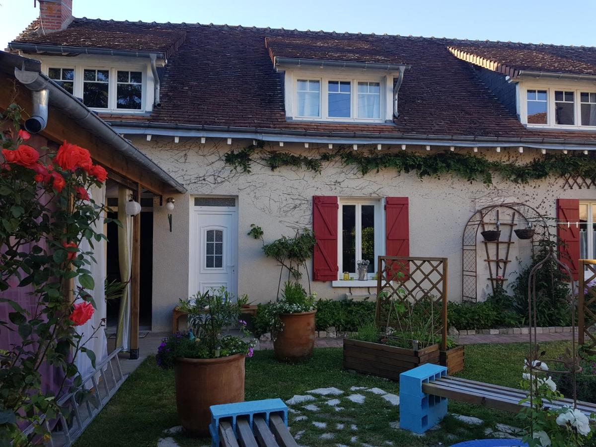 Ideal Pour Une Pause Saint-Georges-sur-Cher Exteriör bild
